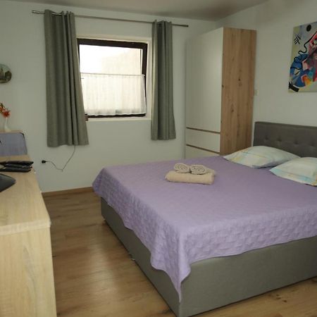 Apartments Noemi Malinska Εξωτερικό φωτογραφία