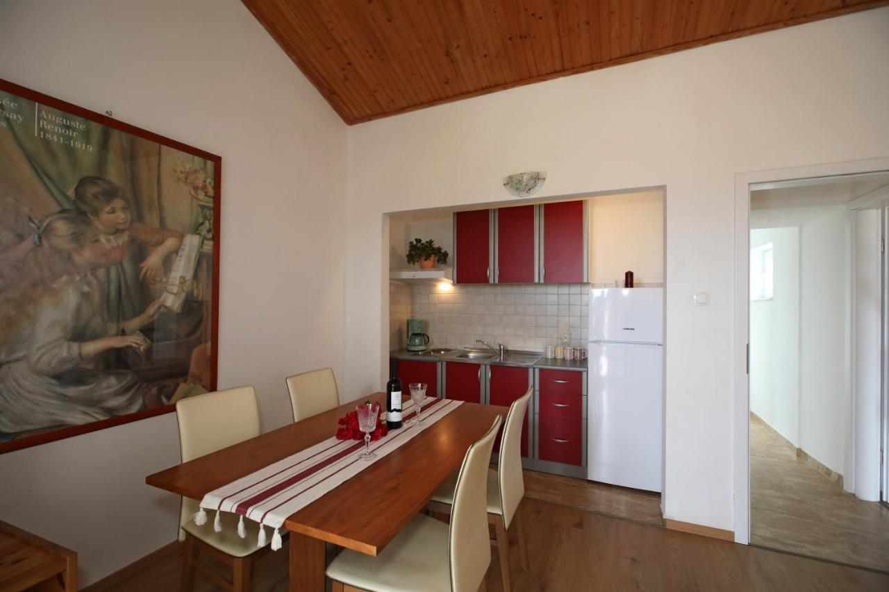 Apartments Noemi Malinska Εξωτερικό φωτογραφία