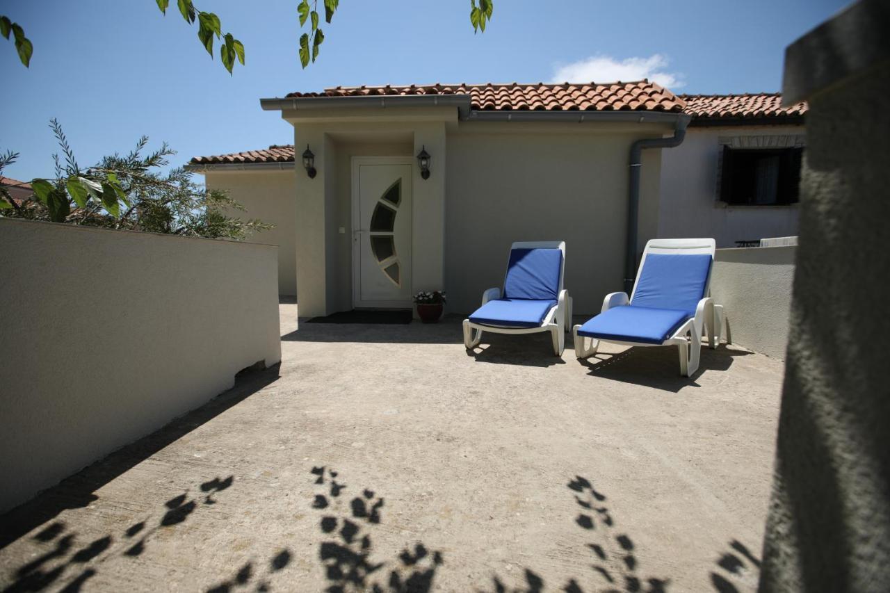 Apartments Noemi Malinska Εξωτερικό φωτογραφία