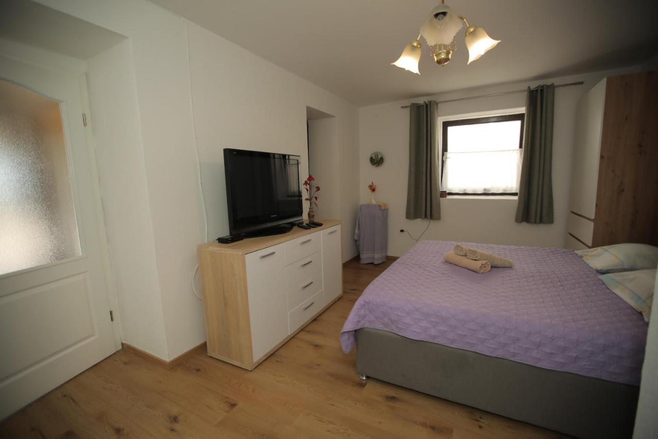 Apartments Noemi Malinska Εξωτερικό φωτογραφία