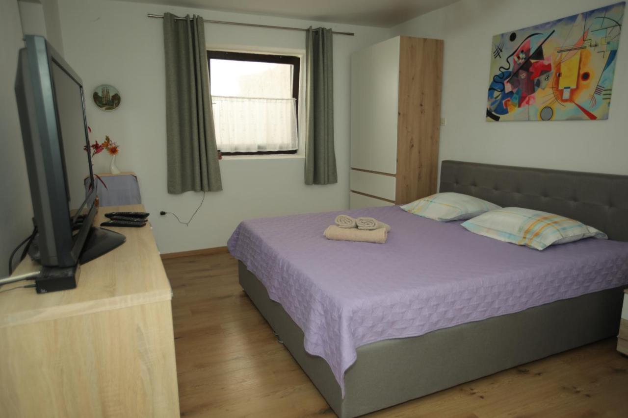 Apartments Noemi Malinska Εξωτερικό φωτογραφία