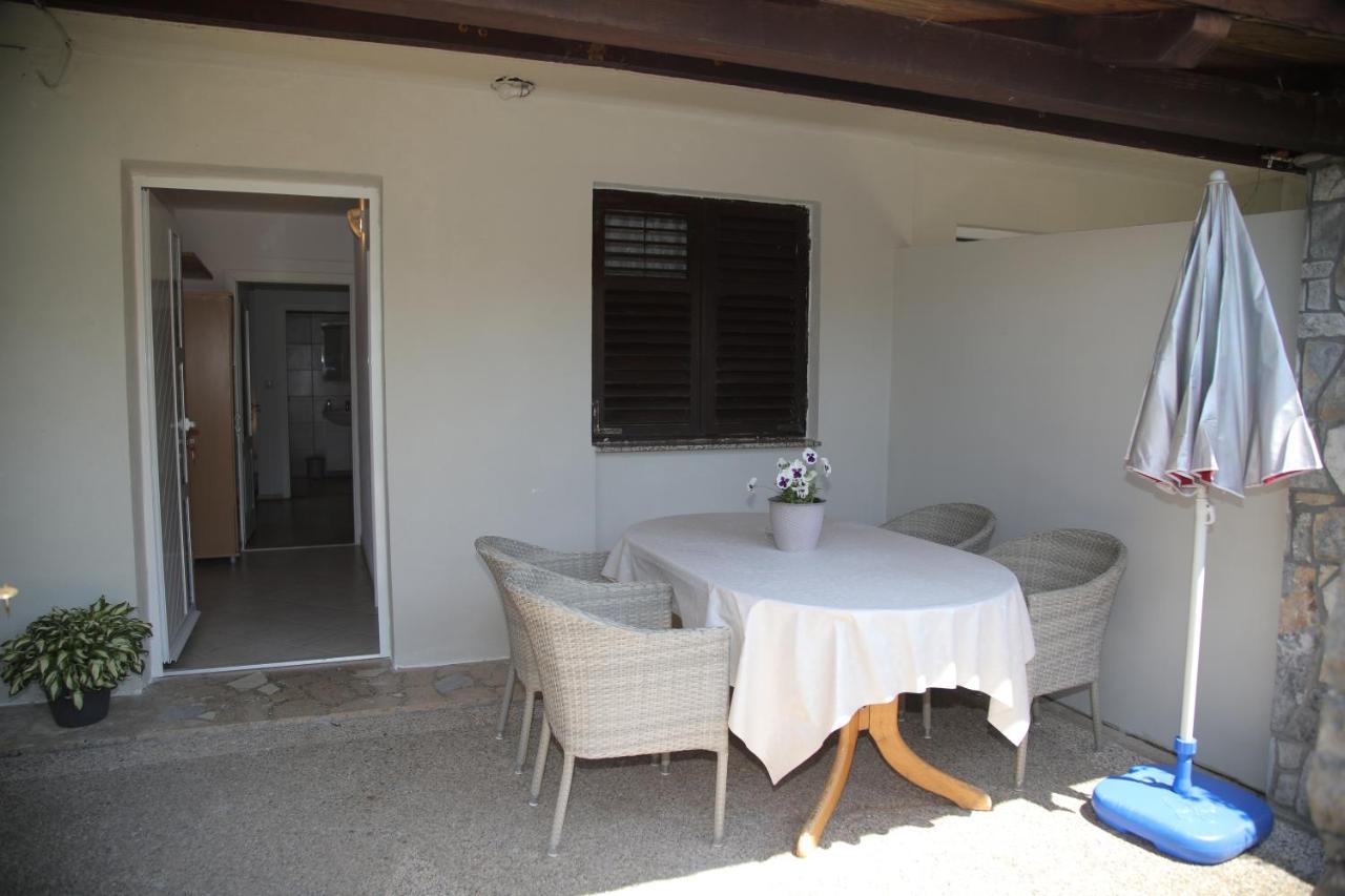 Apartments Noemi Malinska Εξωτερικό φωτογραφία