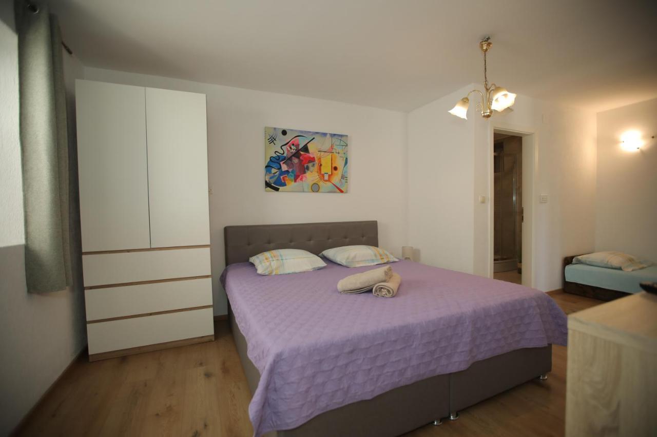 Apartments Noemi Malinska Εξωτερικό φωτογραφία