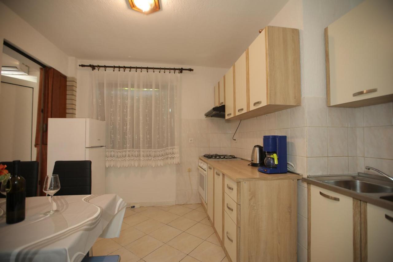 Apartments Noemi Malinska Εξωτερικό φωτογραφία